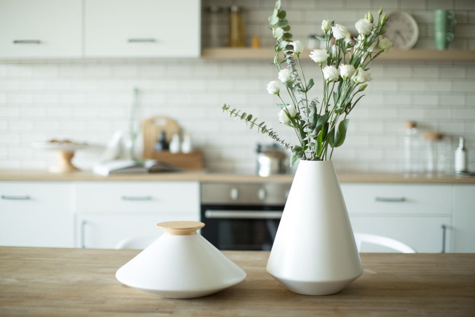 Вазы на кухонный стол с цветами