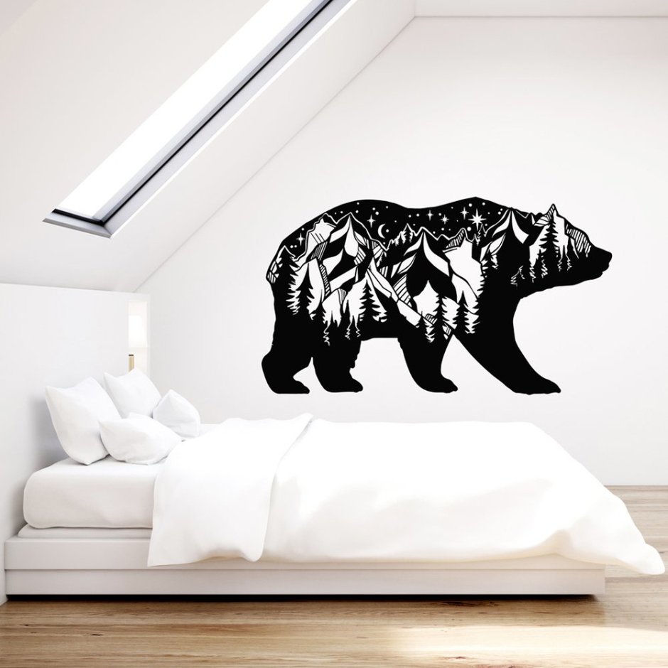 Медведь на стене
