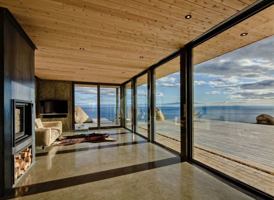 Домик с панорамными окнами