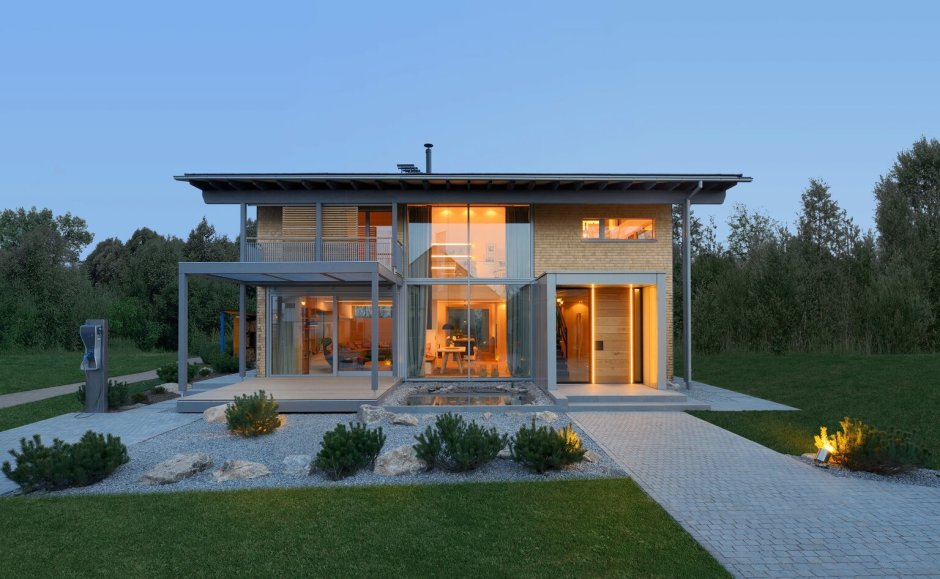 Одноэтажный дом с панорамным остеклением