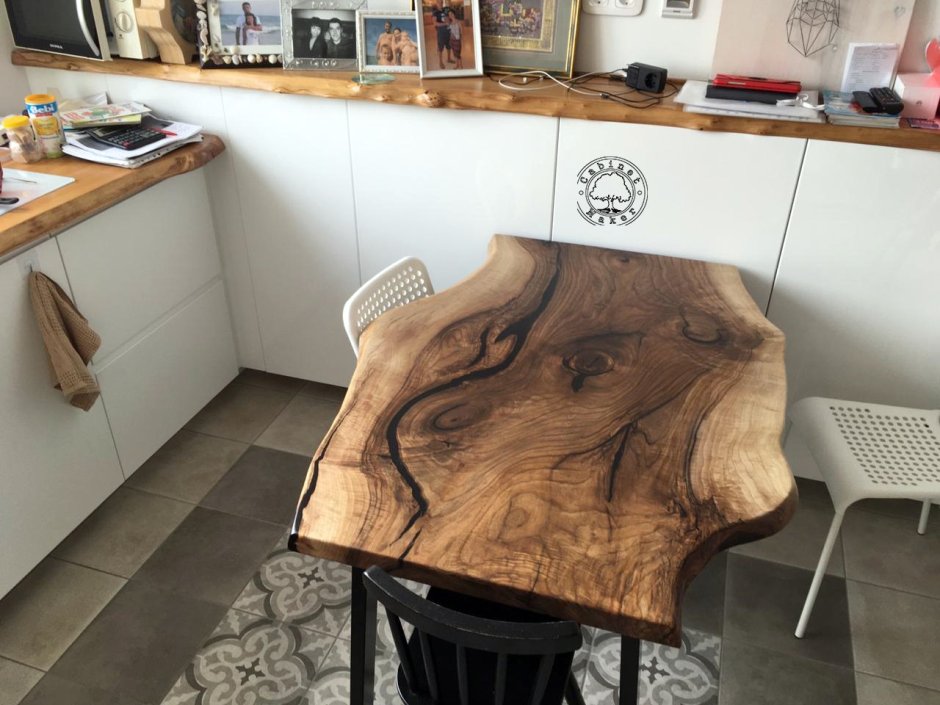 Стол своими руками яплакал