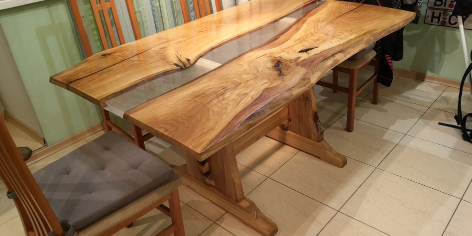 Стол из массива ясеня