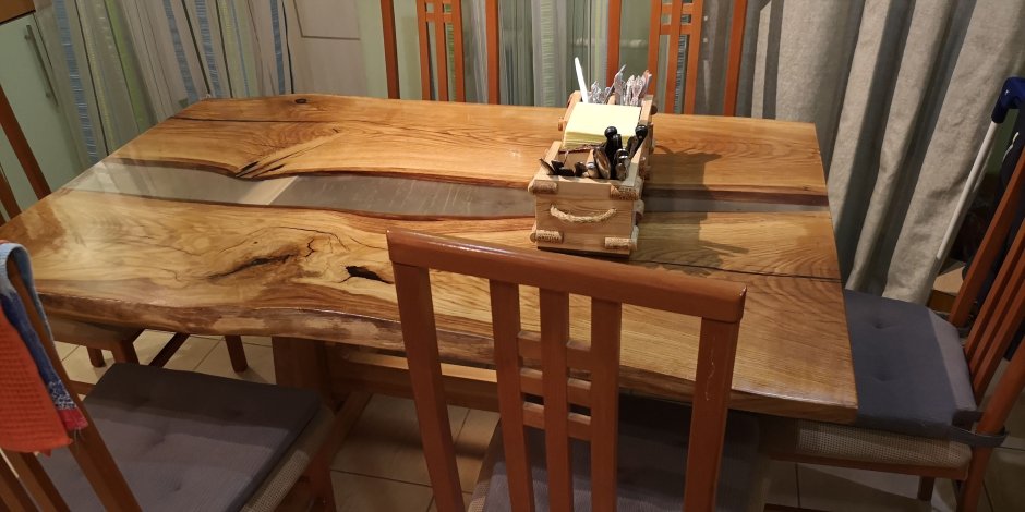 Стол из слэба камня Poliform