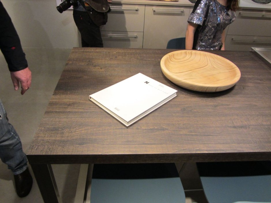 Севильская олива светлая столешница