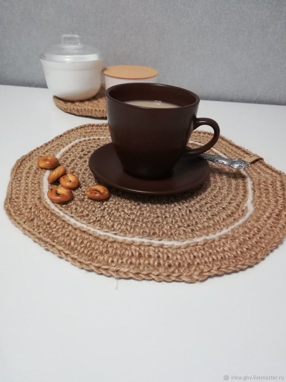 Плетеная подставка