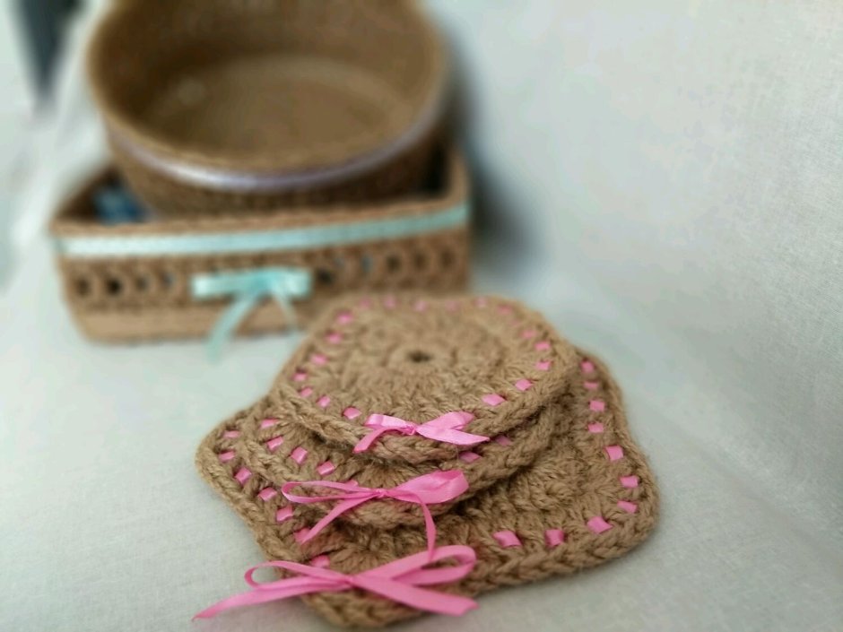 Панно на стену из вязаных салфеток