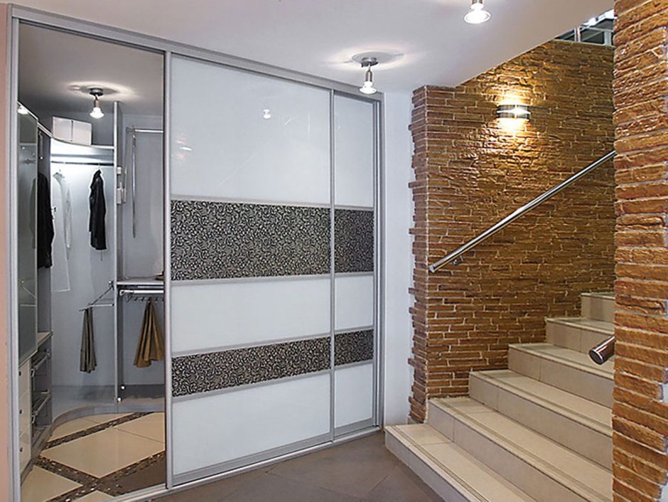 Двери купе в гардеробную