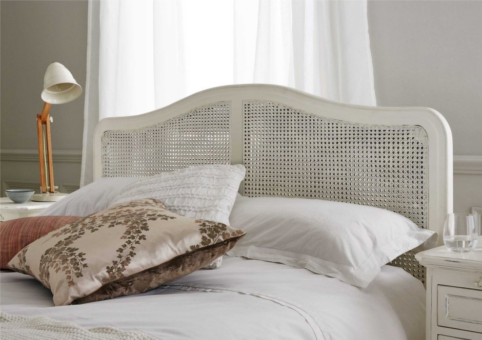 Плетеное изголовье