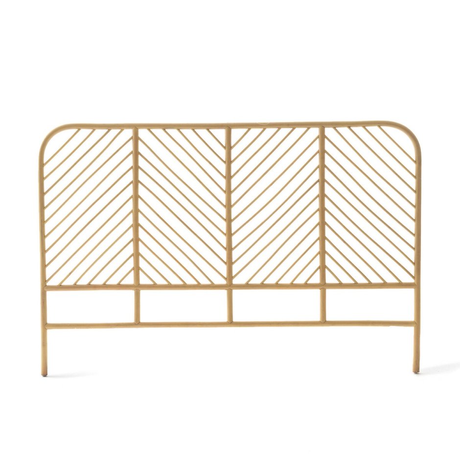 Кровать с плетеным изголовьем