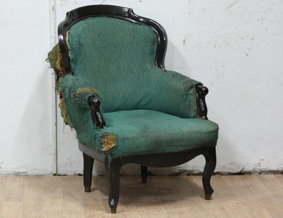 Старое кресло