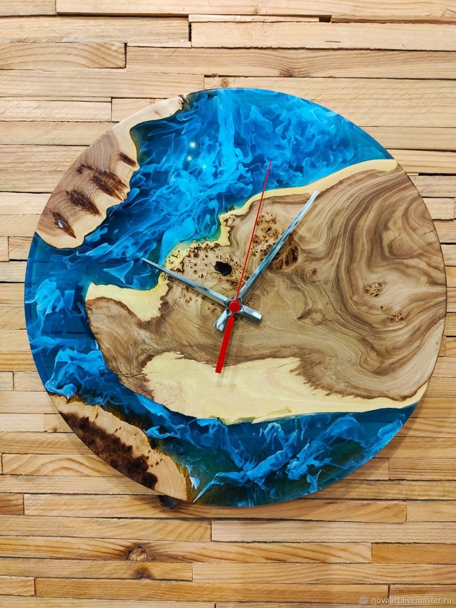 Часы из эпоксидной смолы