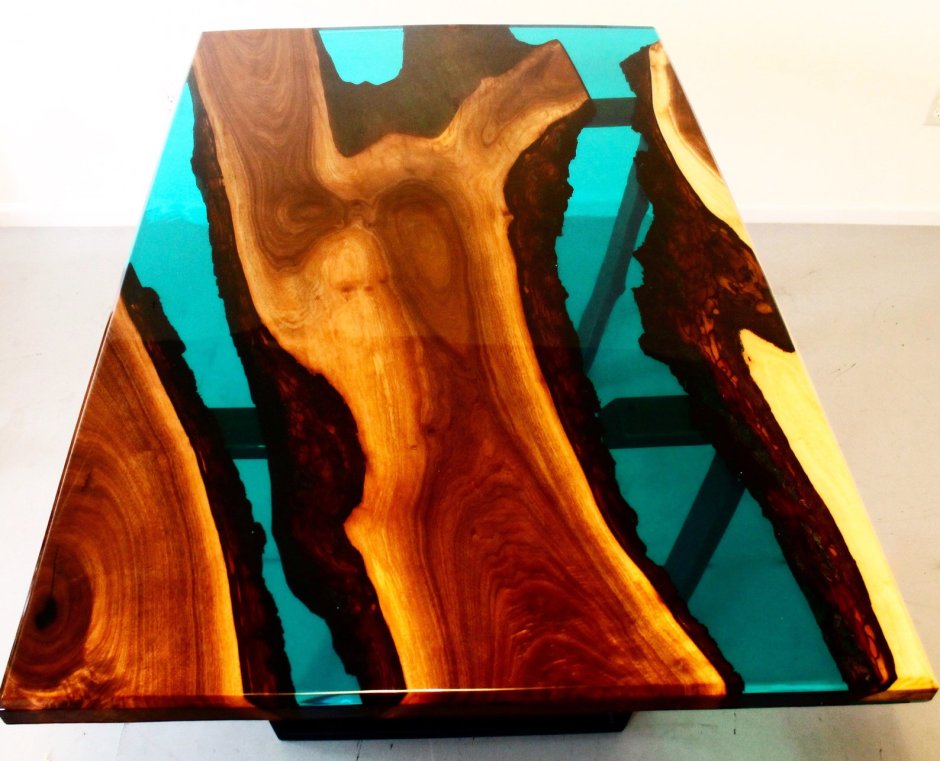 Картина из дерева и эпоксидной смолы олень