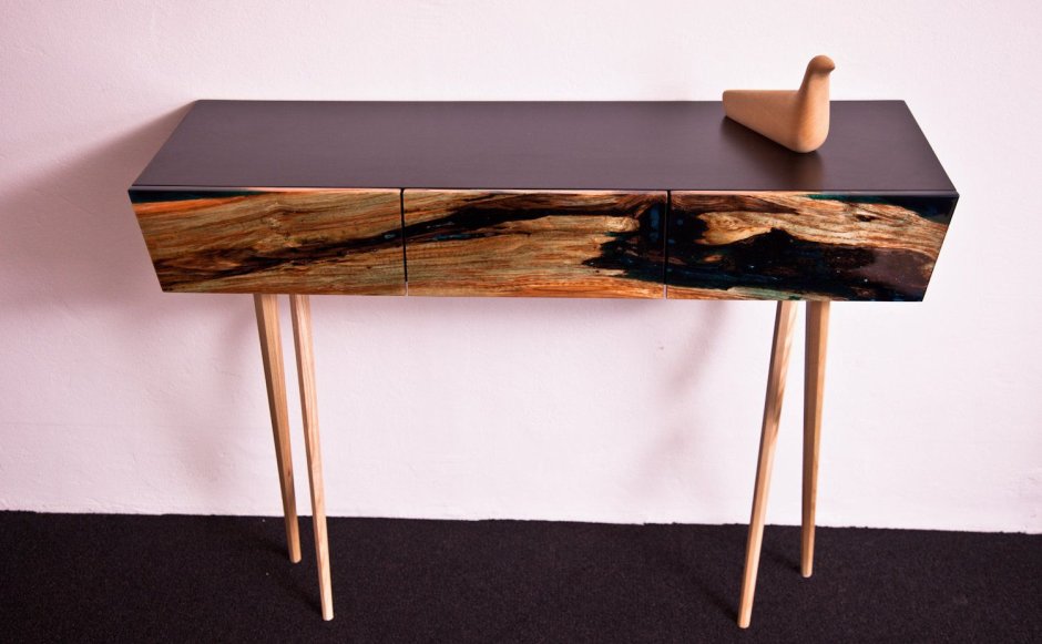 Консоль из слэба и эпоксидной смолы