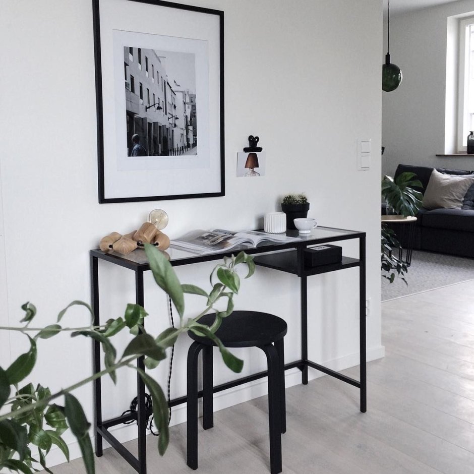 Столик ВИТШЁ икеа