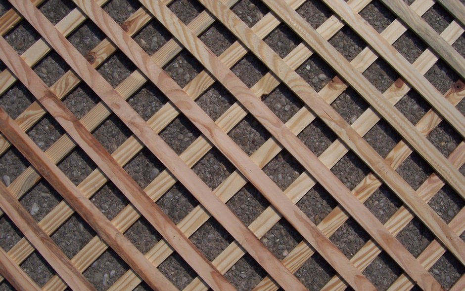 Деревянная решетка