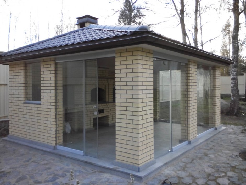 Беседка из блоков застекленная