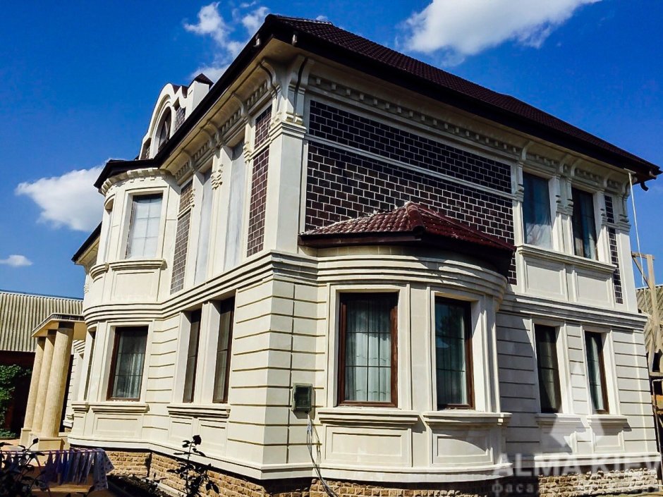 Декор фасада камнем