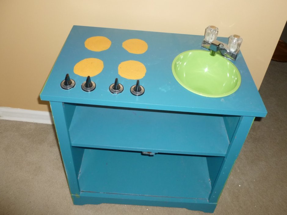 Детская кухня из тумбочки