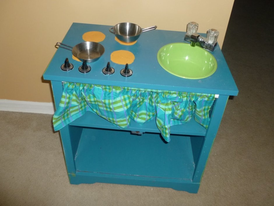 Детская кухня из тумбочки