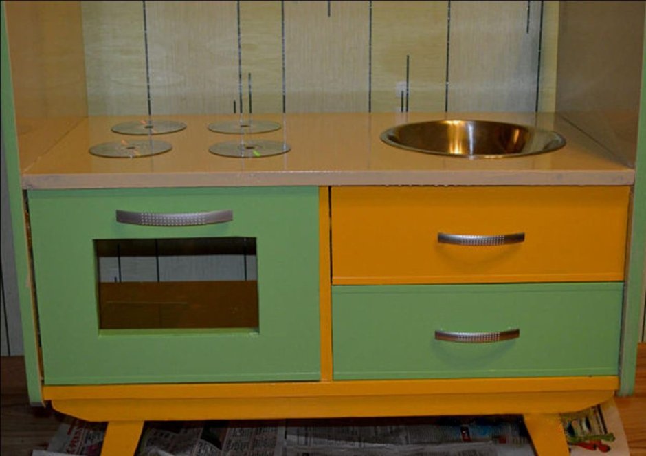 Детская кухня из старой мебели