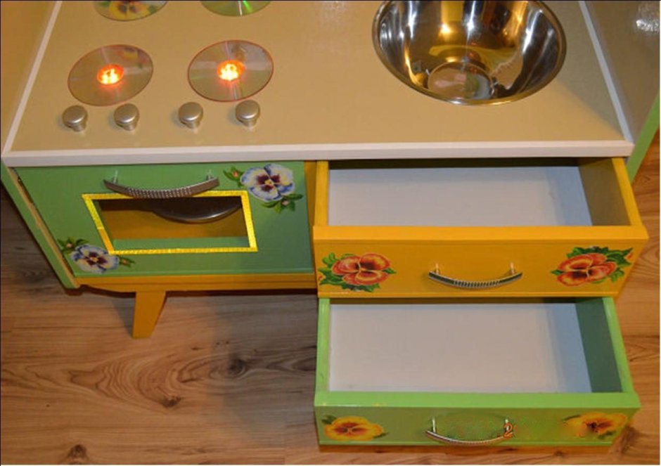 Кухню из тумбочки для ребенка