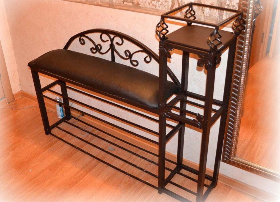 Кованная обувница