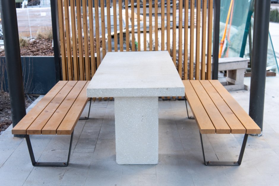 Бетонный стол