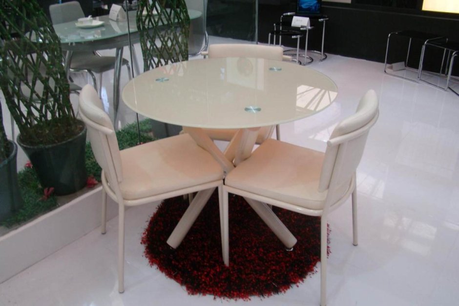 Круглый стол на кухню