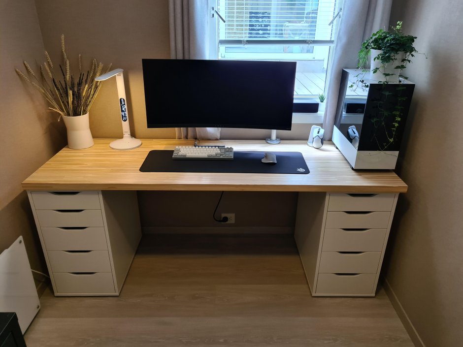 Икеевский компьютерный стол