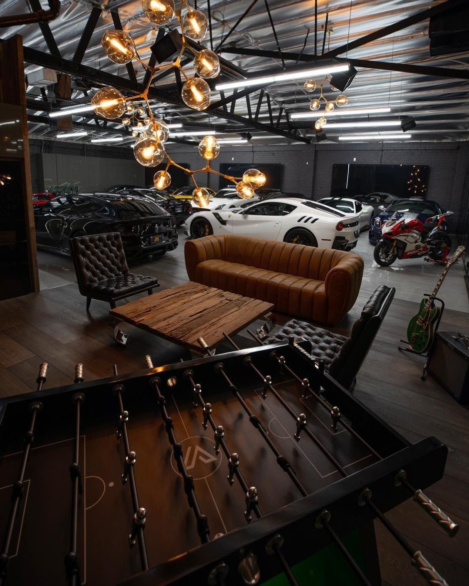 Гараж в стиле лофт и индустриал