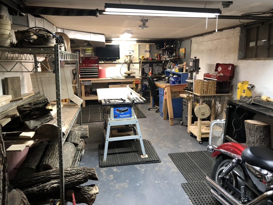 Бильярдная комната с баром