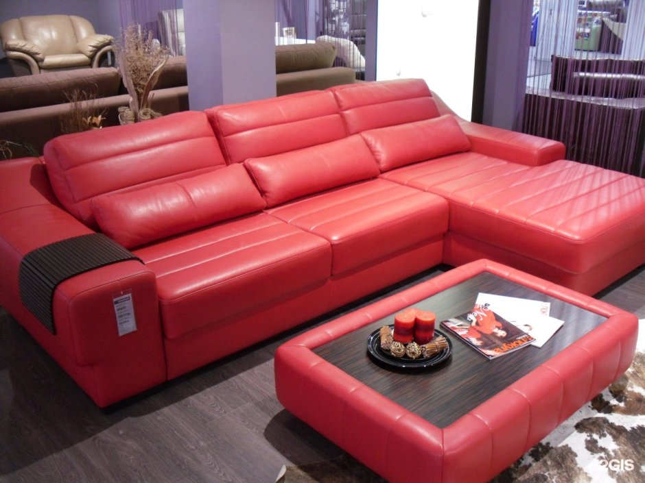 Современный белый диван