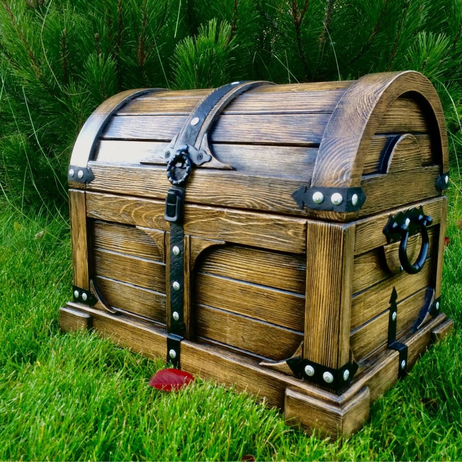 Деревянный сундучок