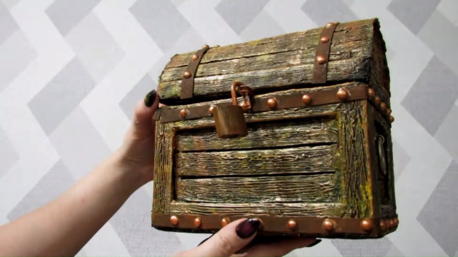 Сундучок из картона