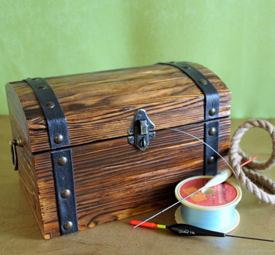 Сундучок из дерева
