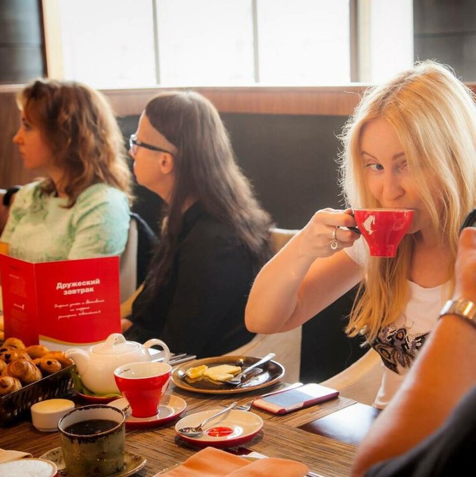 Лесбийская вечеринка в клубе