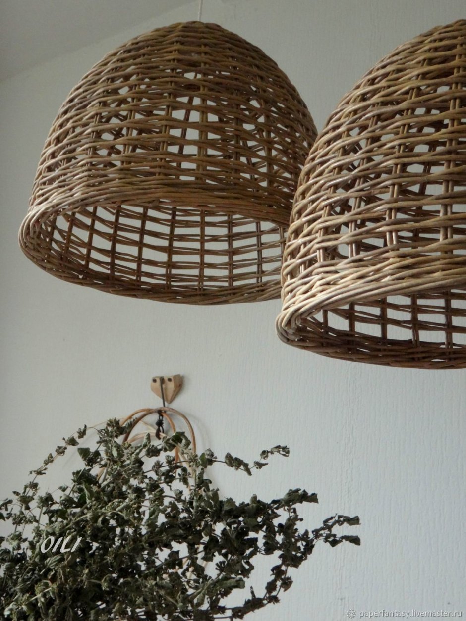 Плафон из лозы