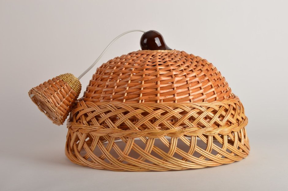 Плетеный абажур из лозы