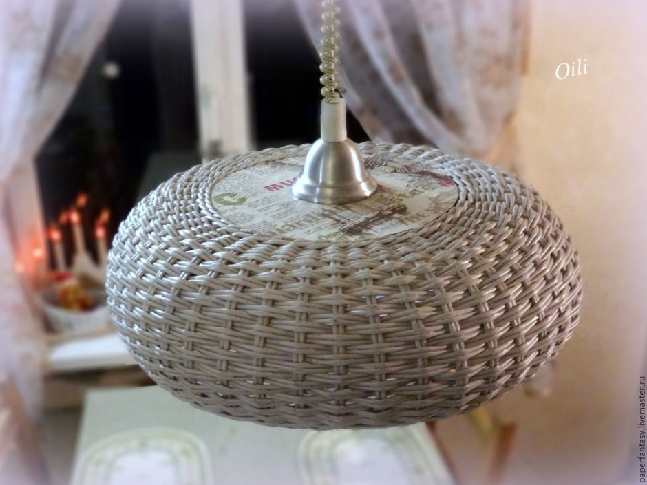 Абажур плетеный в беседке