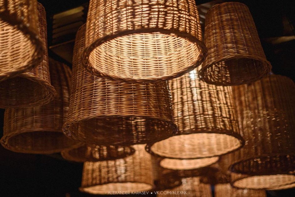 Светильники из плетеных корзин