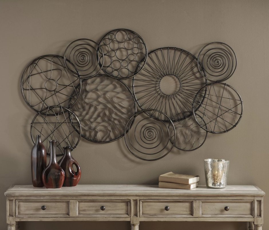 Металлический декор в интерьере