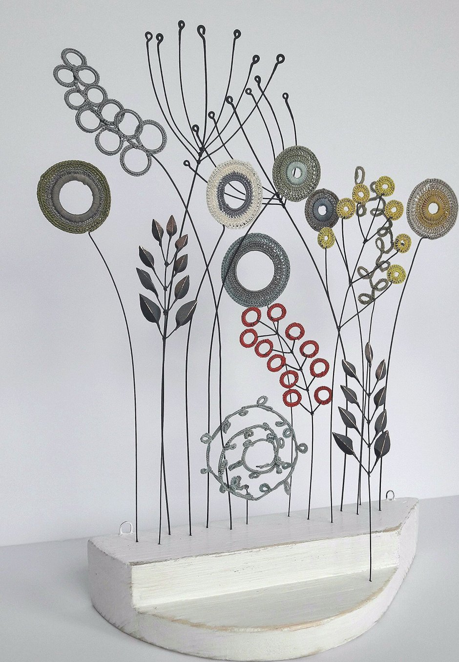 Панно с проволокой