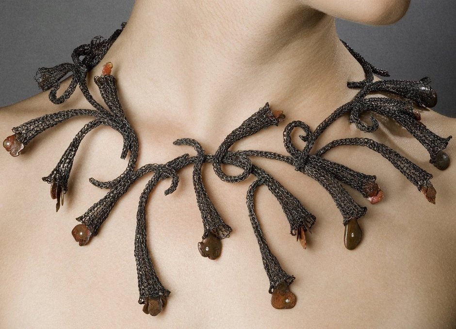 Вязаные украшения из проволоки