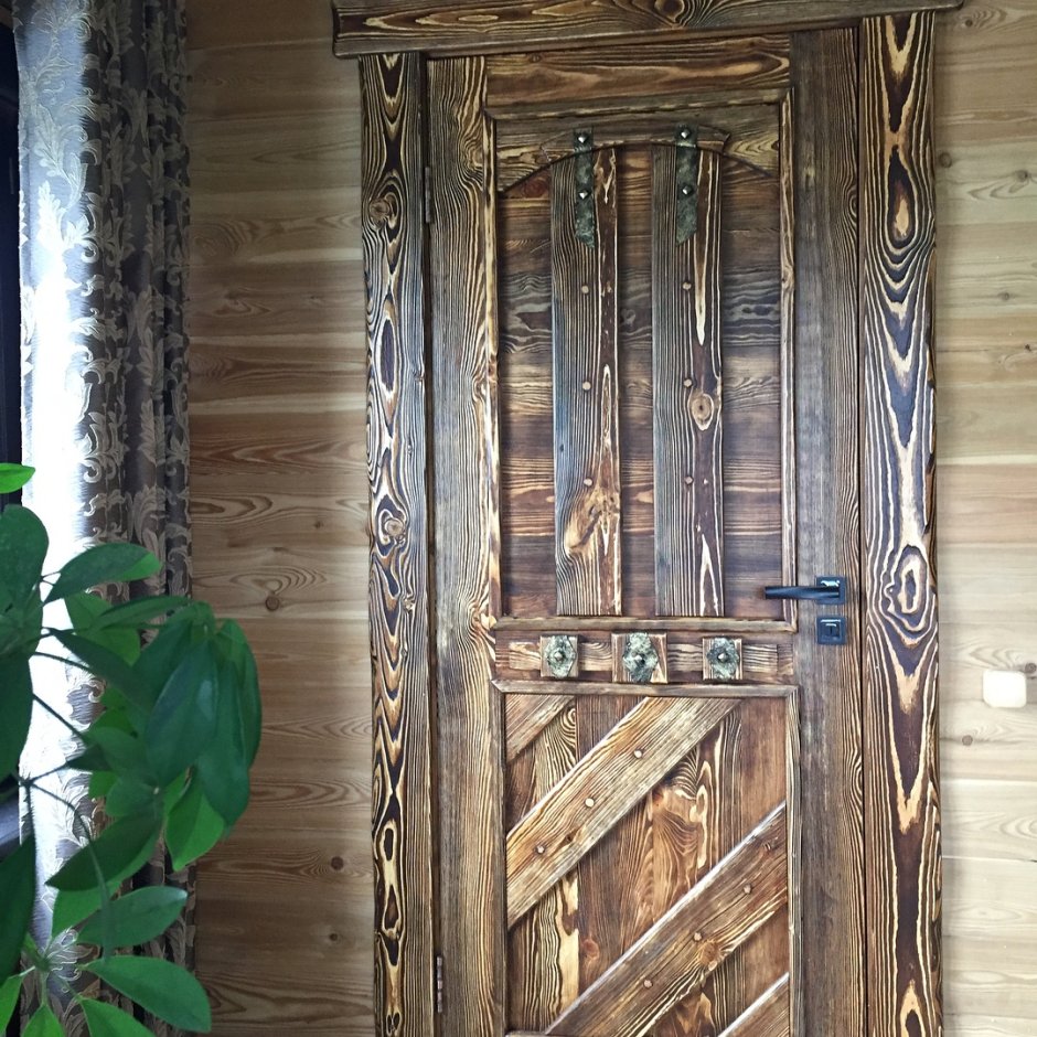 Двери брашированные под старину