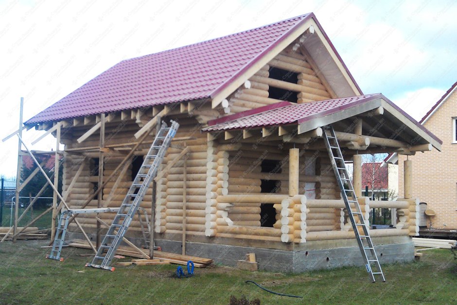 Беседка из бревна пристроенная к бане