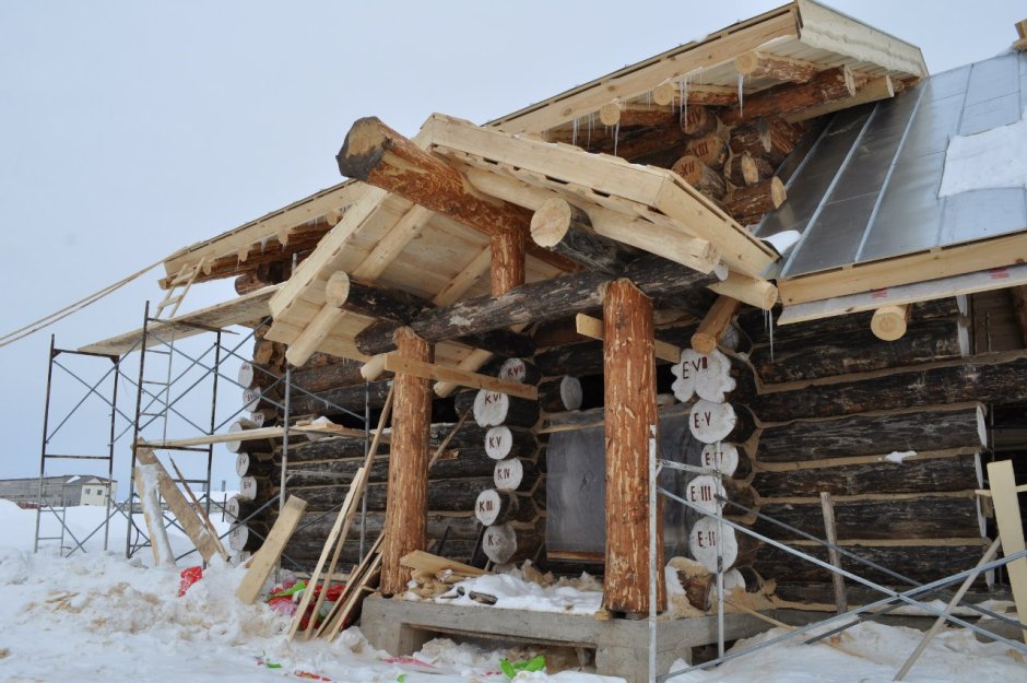 Сруб с гаражом дом из бревна