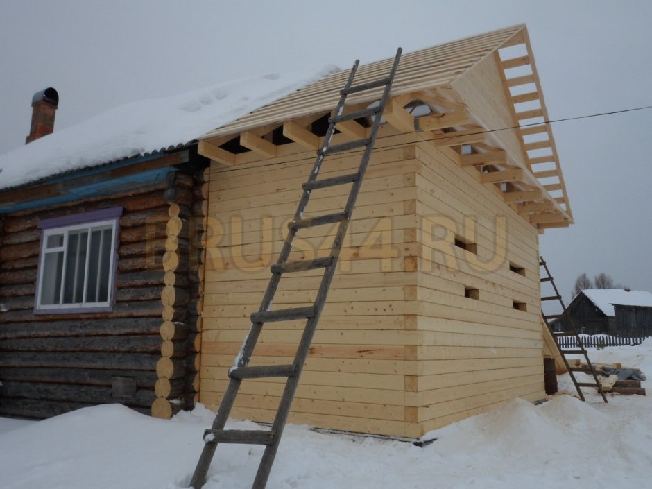 Крыльцо из бревна в баню