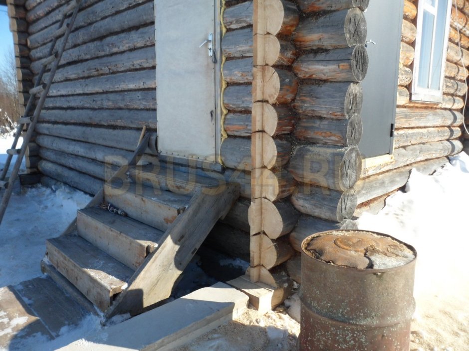 Навес к срубу из бревна