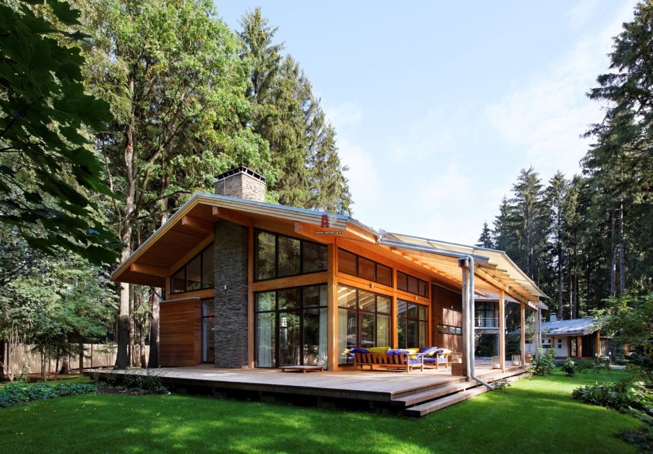 Дом из бруса с панорамным остеклением