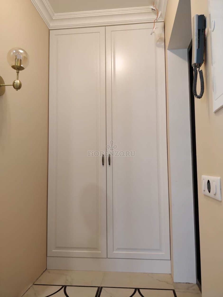 Шкаф колонна